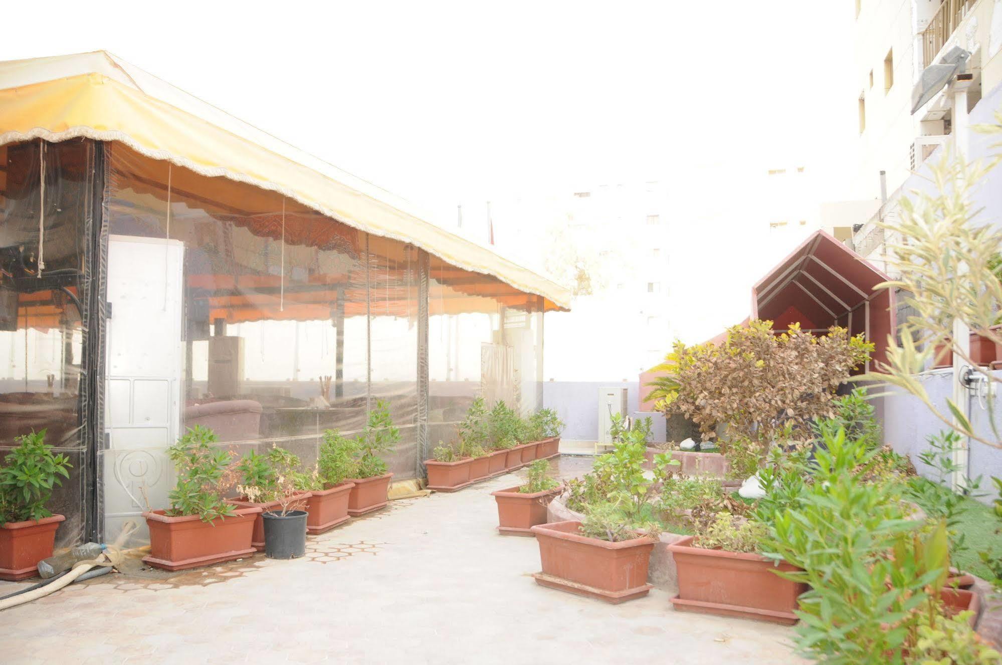 Al Muhanna Plaza Salmiya Old Souk Kuwait City Exteriör bild